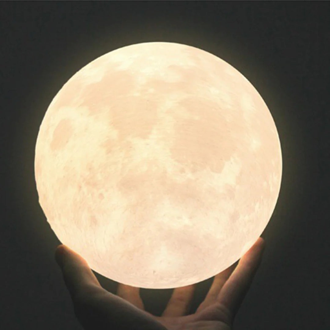Rzeźbiarska sufitowa lampa Moon – widok produktu 11 | Nuvira Home