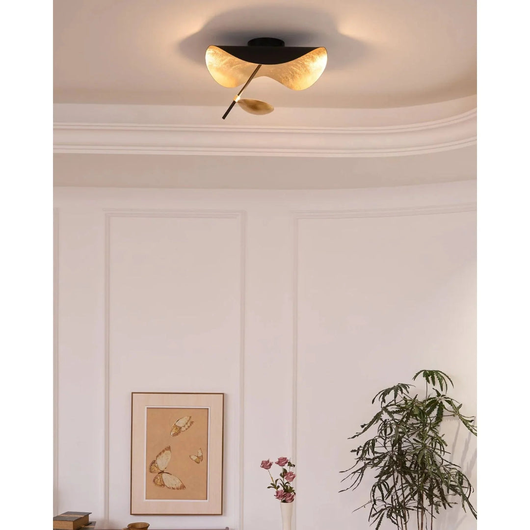 Rzeźbiarska sufitowa lampa o zakrzywionej formie – widok produktu 31 | Nuvira Home