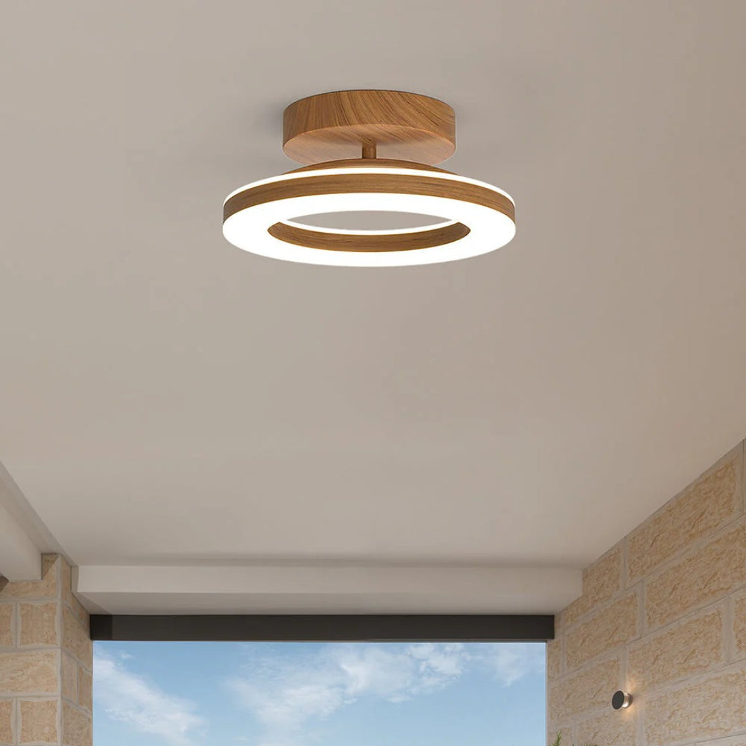 Skandynawska drewniana lampa sufitowa w formie pierścienia – widok produktu 4 | Nuvira Home