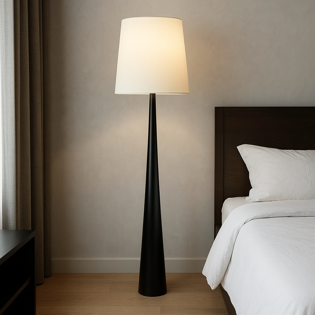 Skandynawska Lampa Podłogowa z Abażurem z Tkaniny – widok produktu 5 | Nuvira Home