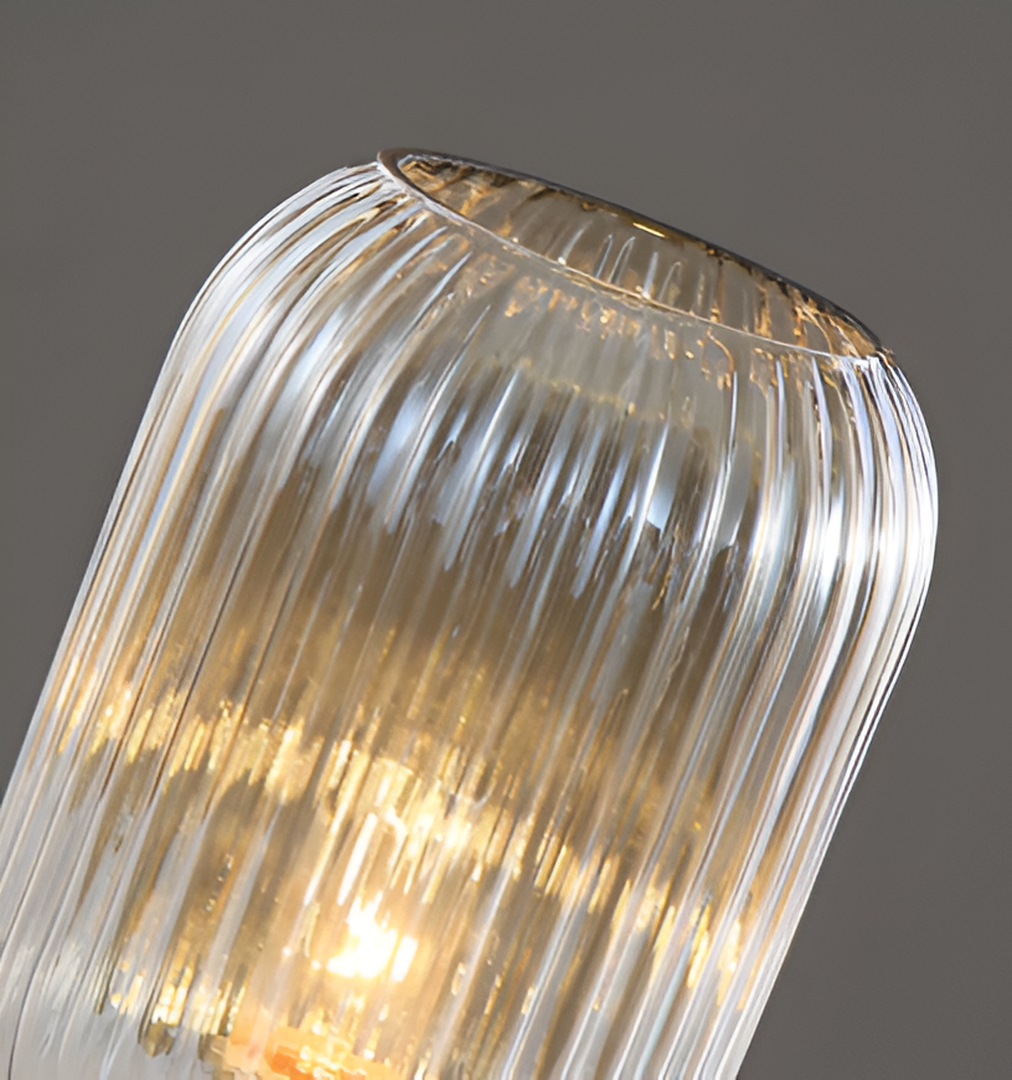 Skandynawska Lampa Stołowa z Żłobionego Szkła – Elegancki Design – widok produktu 10 | Nuvira Home