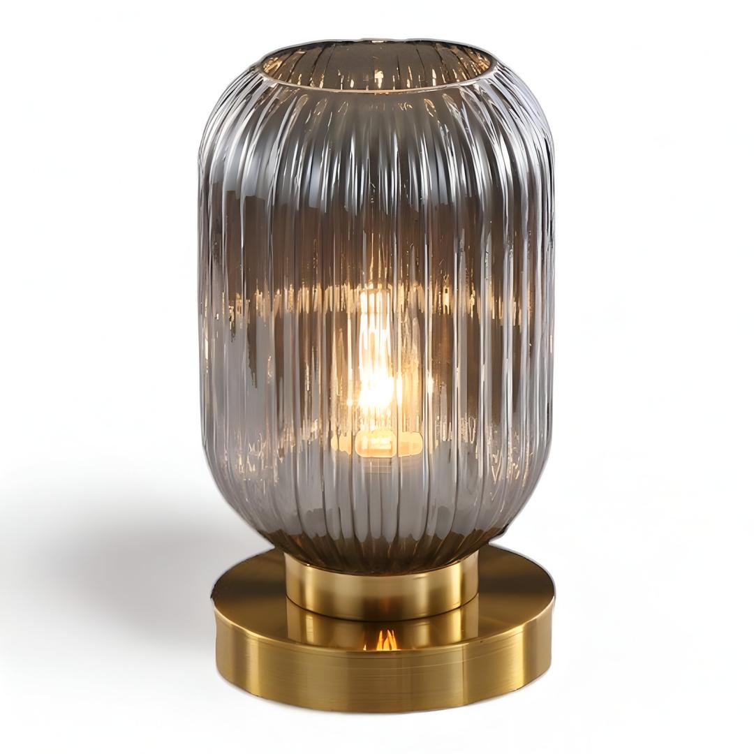 Skandynawska Lampa Stołowa z Żłobionego Szkła – Elegancki Design – widok produktu 11 | Nuvira Home