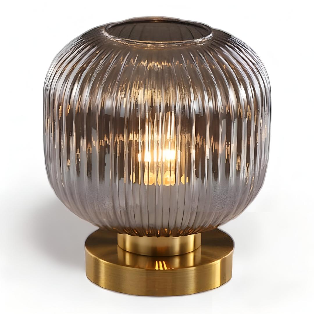 Skandynawska Lampa Stołowa z Żłobionego Szkła – Elegancki Design – widok produktu 12 | Nuvira Home