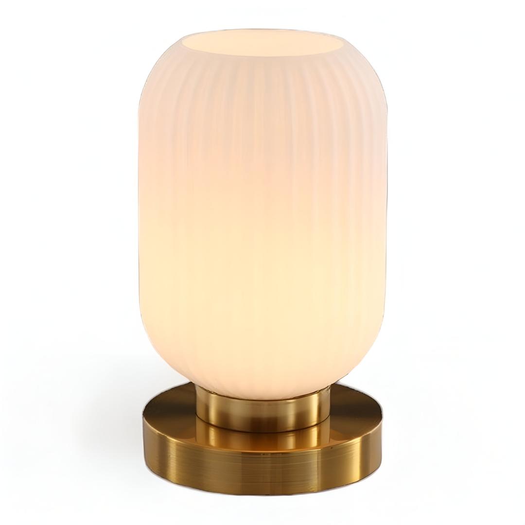 Skandynawska Lampa Stołowa z Żłobionego Szkła – Elegancki Design – widok produktu 13 | Nuvira Home