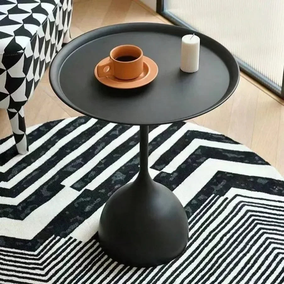 Skandynawski Okrągły Stolik Pomocniczy z Metalu – widok produktu 2 | Nuvira Home