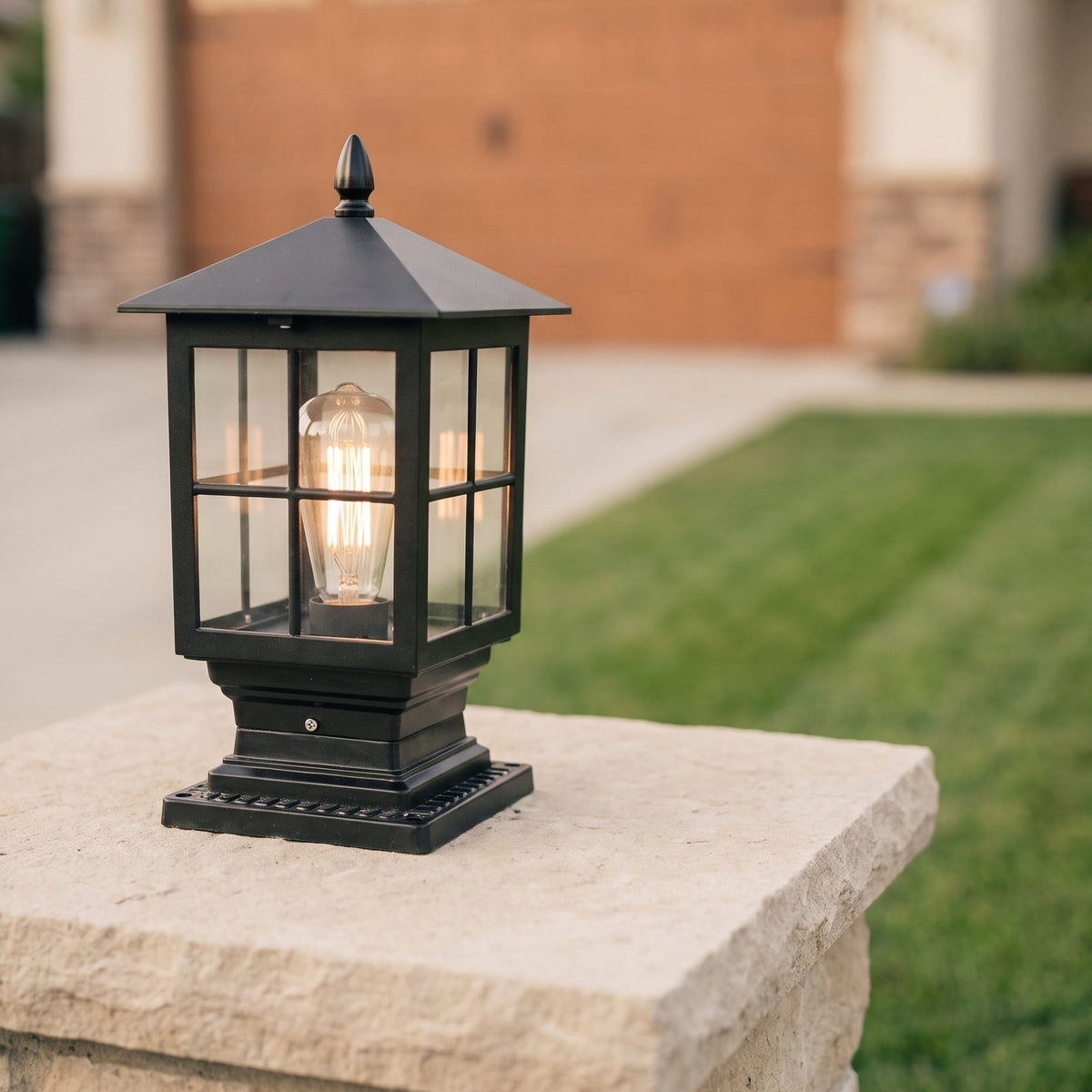 Solarna Lampa Słupkowa na Bramę – widok produktu 4 | Nuvira Home