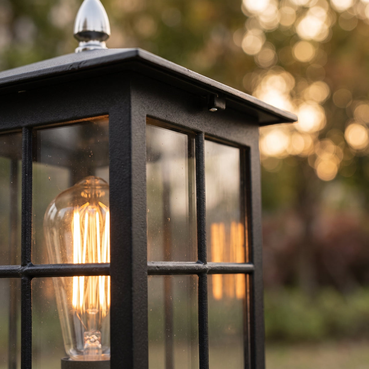 Solarna Lampa Słupkowa na Bramę – widok produktu 6 | Nuvira Home