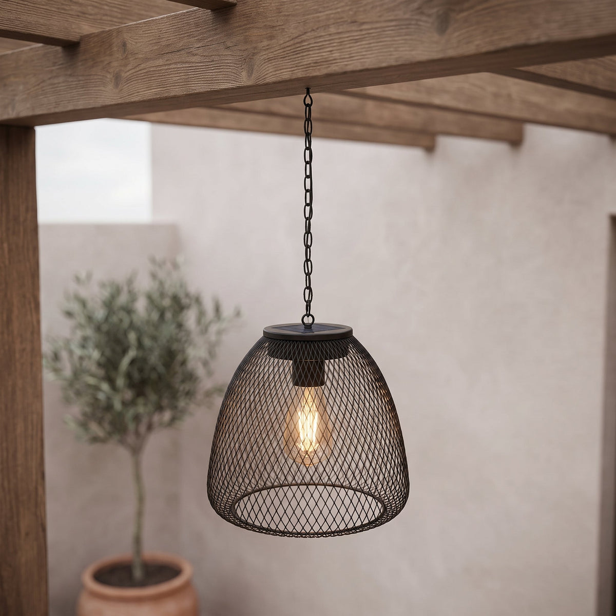 Solarna Lampa Wisząca z Rattanu lub Metalu – widok produktu 12 | Nuvira Home
