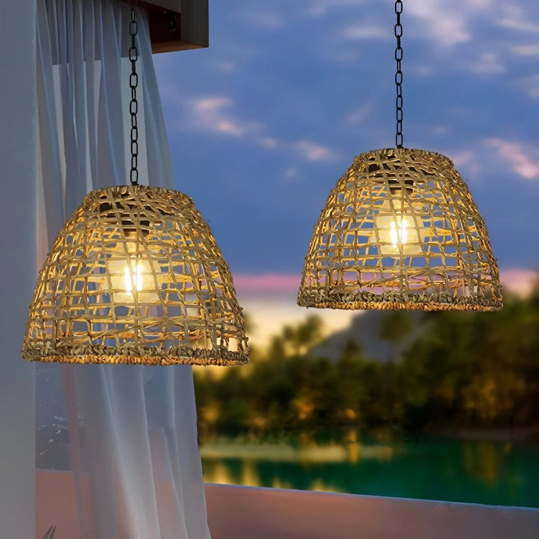 Solarny rattanowy zewnętrzny lampion wiszący – widok produktu 2 | Nuvira Home