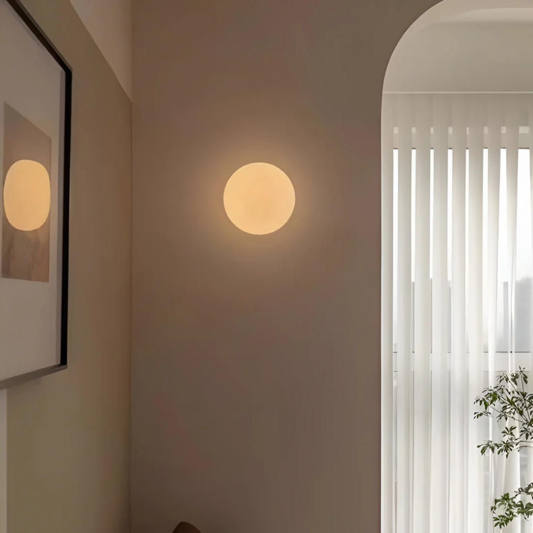 Szklana Lampa Ścienna – Nowoczesny Design z Eleganckim Wykończeniem – widok produktu 1 | Nuvira Home
