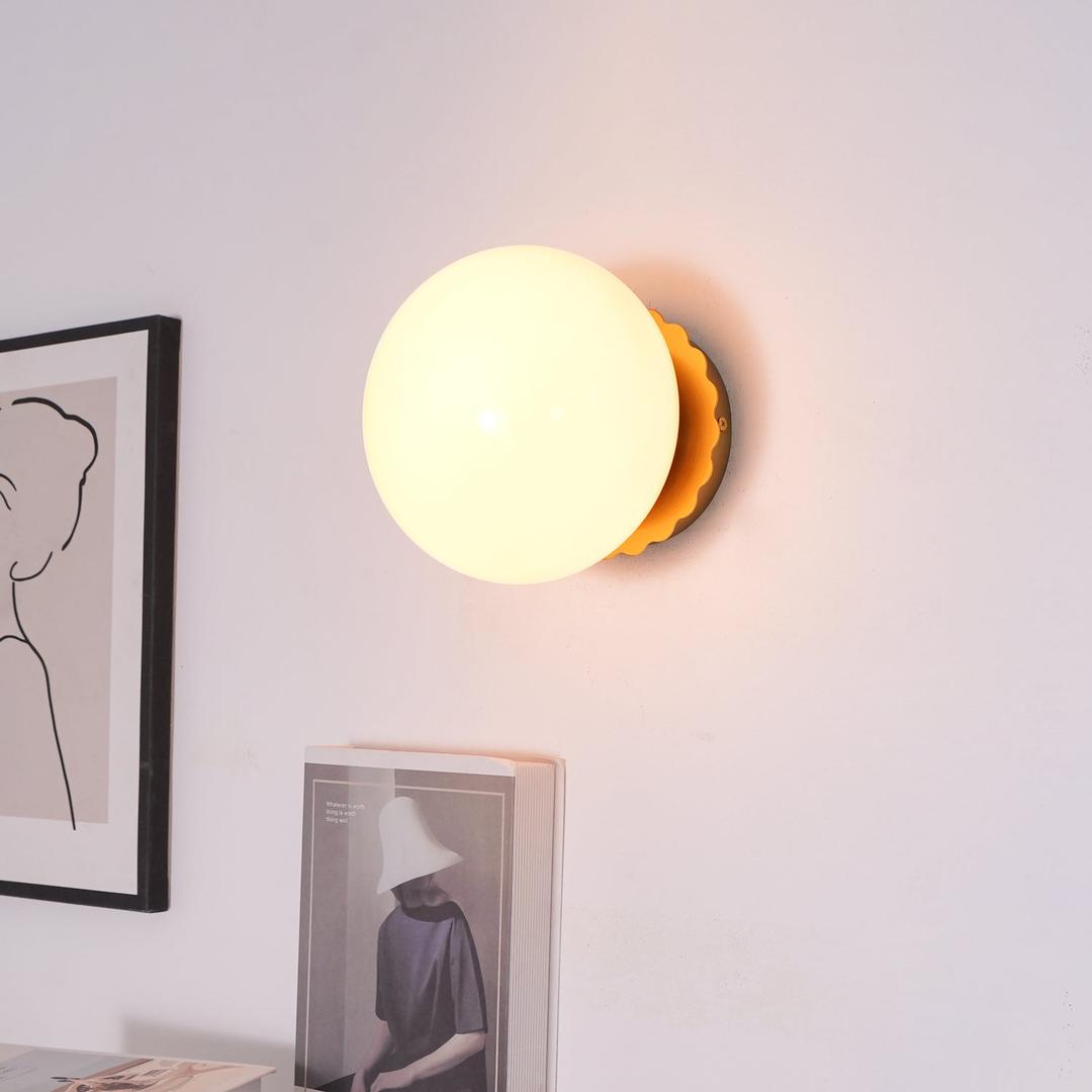 Szklana Lampa Ścienna W Kształcie Kuli – widok produktu 5 | Nuvira Home