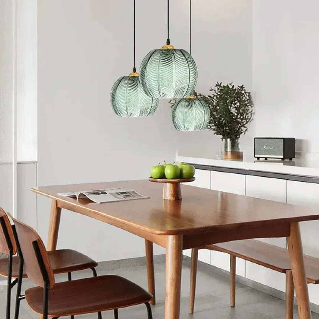 Szklana Lampa Wisząca z Zielonym Motywem Liści – Skandynawski Design – widok produktu 1 | Nuvira Home