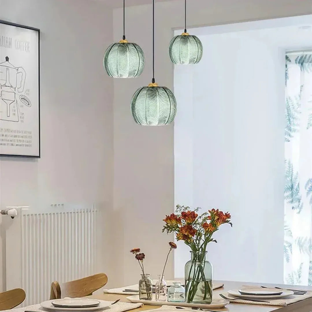 Szklana Lampa Wisząca z Zielonym Motywem Liści – Skandynawski Design – widok produktu 5 | Nuvira Home