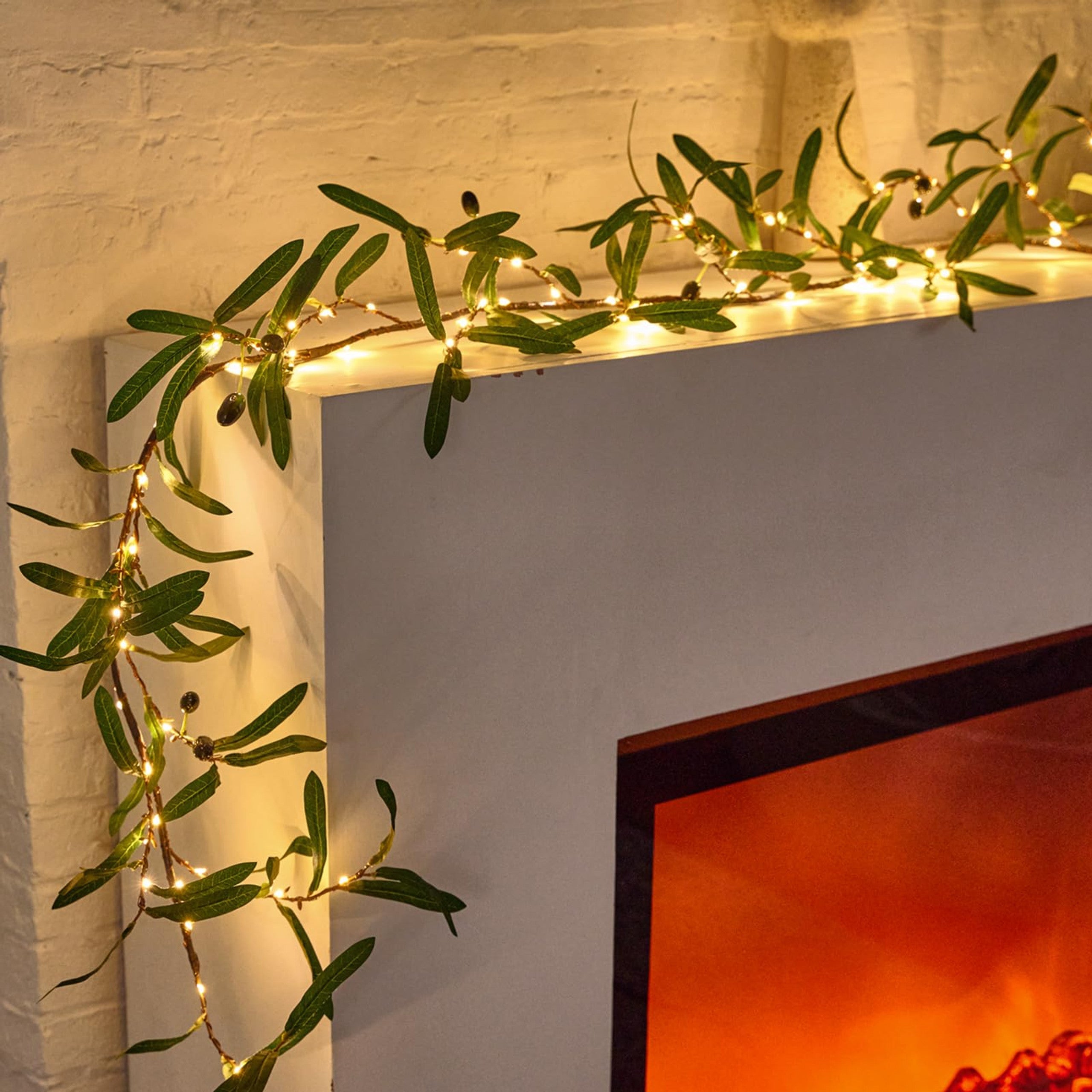Sztuczna Girlanda Liści Oliwnych z 96 Lampkami LED – widok produktu 3 | Nuvira Home