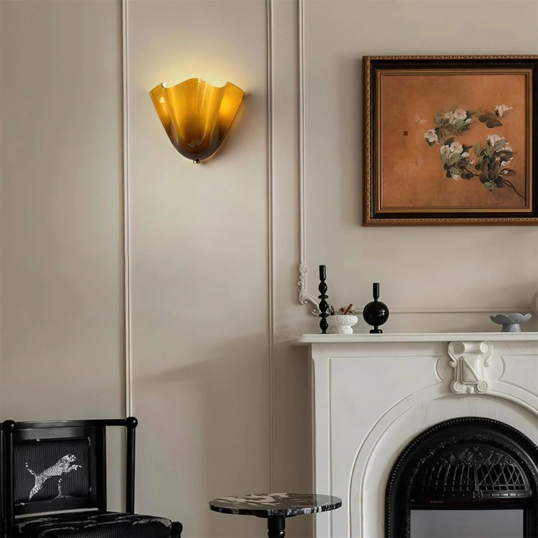 Vintage inspirowana lampa ścienna z motywem liścia – widok produktu 1 | Nuvira Home