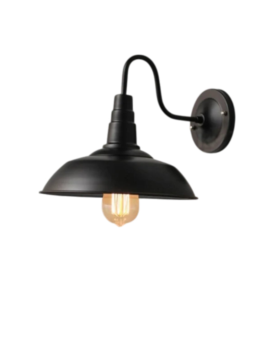 Vintage metalowa zewnętrzna lampa ścienna w stylu retro – widok produktu 9 | Nuvira Home