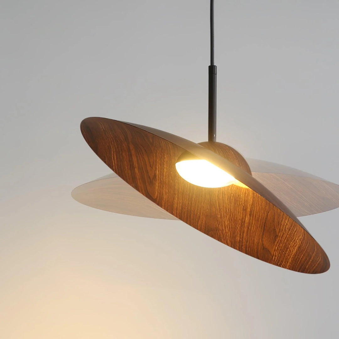 Wisząca lampa z naturalnego drewna w kształcie kopuły – widok produktu 14 | Nuvira Home