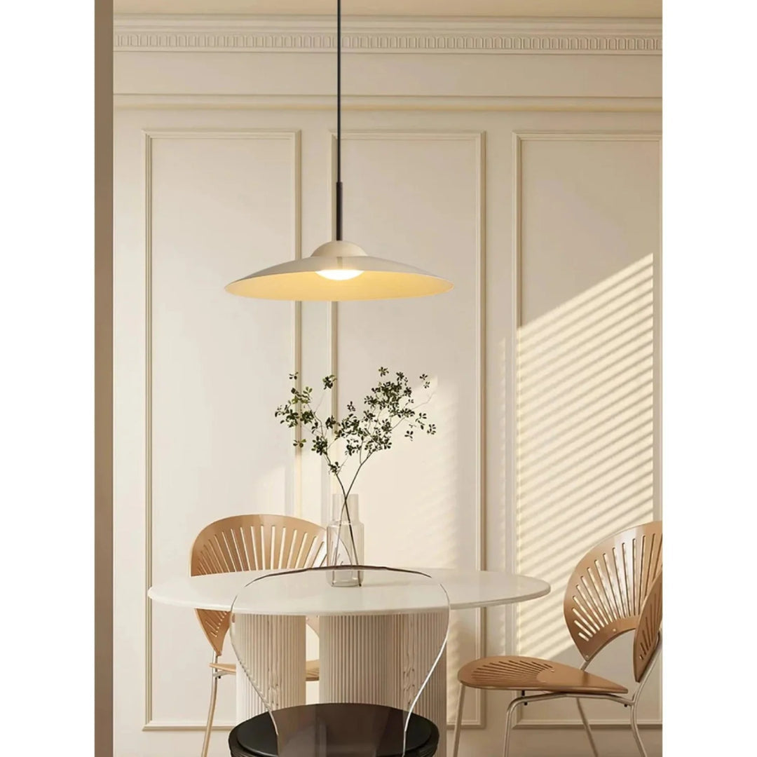 Wisząca lampa z naturalnego drewna w kształcie kopuły – widok produktu 19 | Nuvira Home