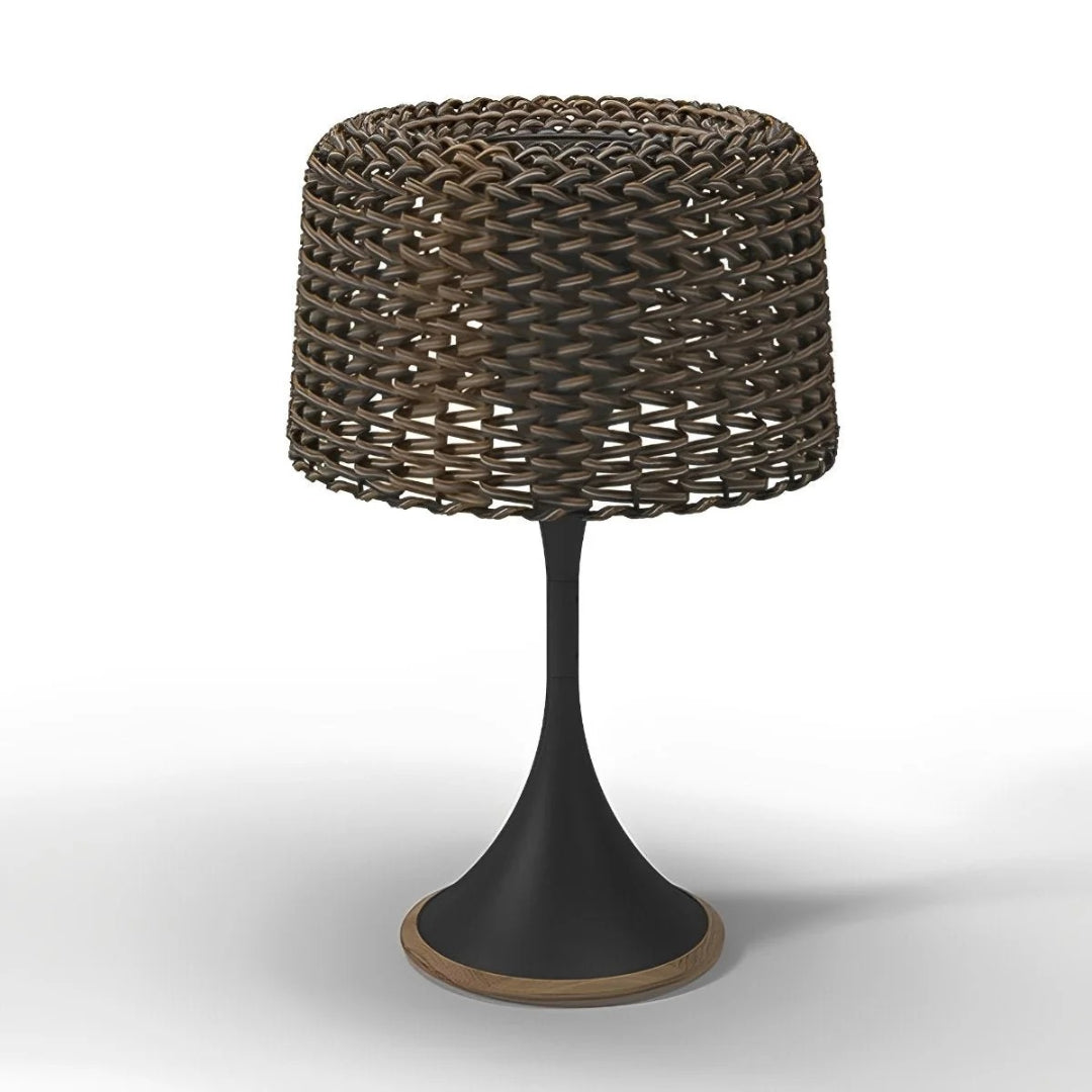 Zewnętrzna lampa podłogowa z plecionym kloszem – widok produktu 11 | Nuvira Home