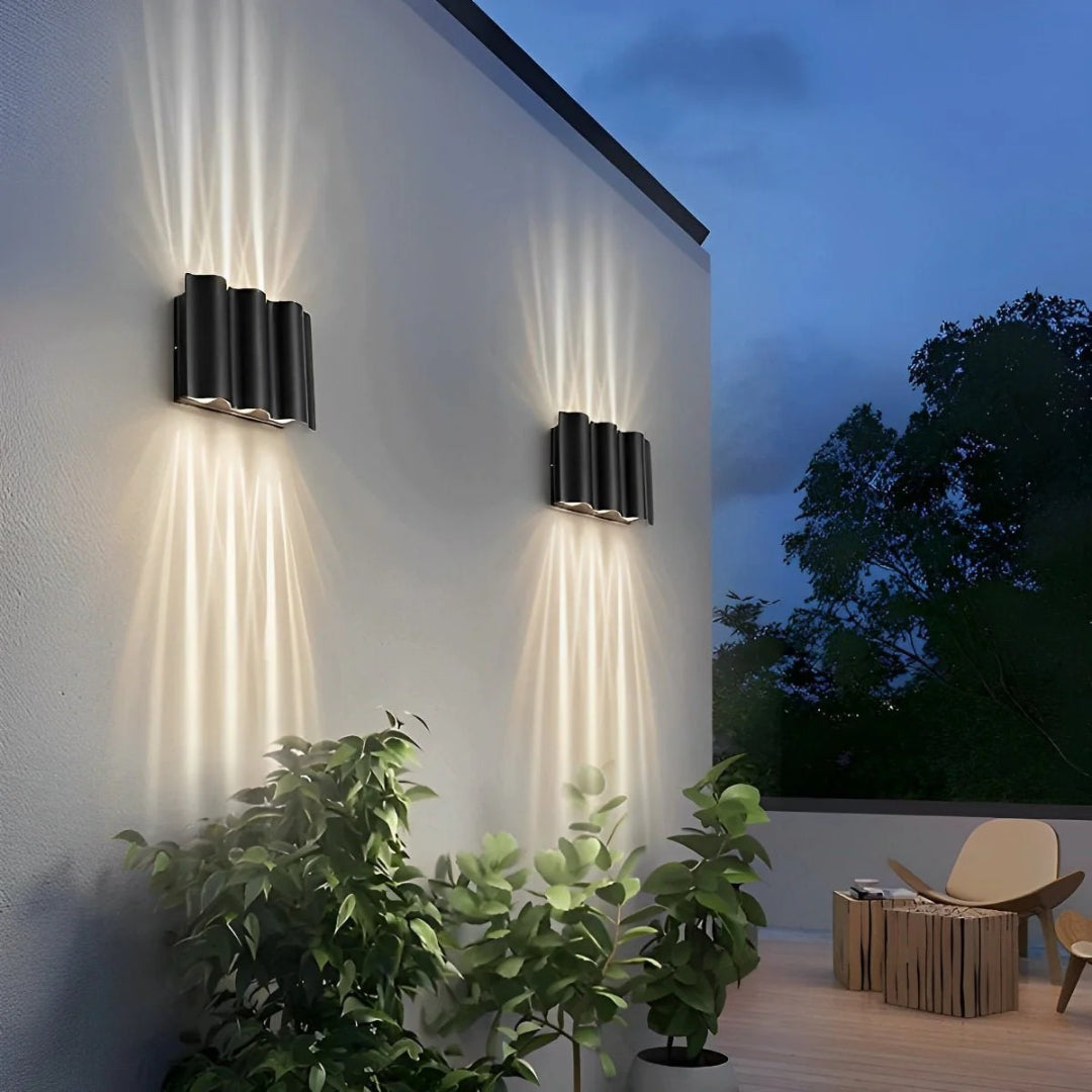 Zewnętrzna lampa ścienna LED Up Down – widok produktu 1 | Nuvira Home