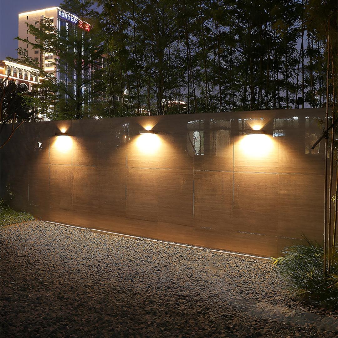 Zewnętrzna Lampa Ścienna z Czujnikiem – Ładowalna Lampa LED – widok produktu 3 | Nuvira Home