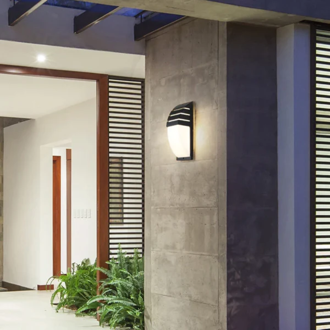 Zewnętrzna Lampa Ścienna z Czujnikiem – Nowoczesny Design – widok produktu 8 | Nuvira Home