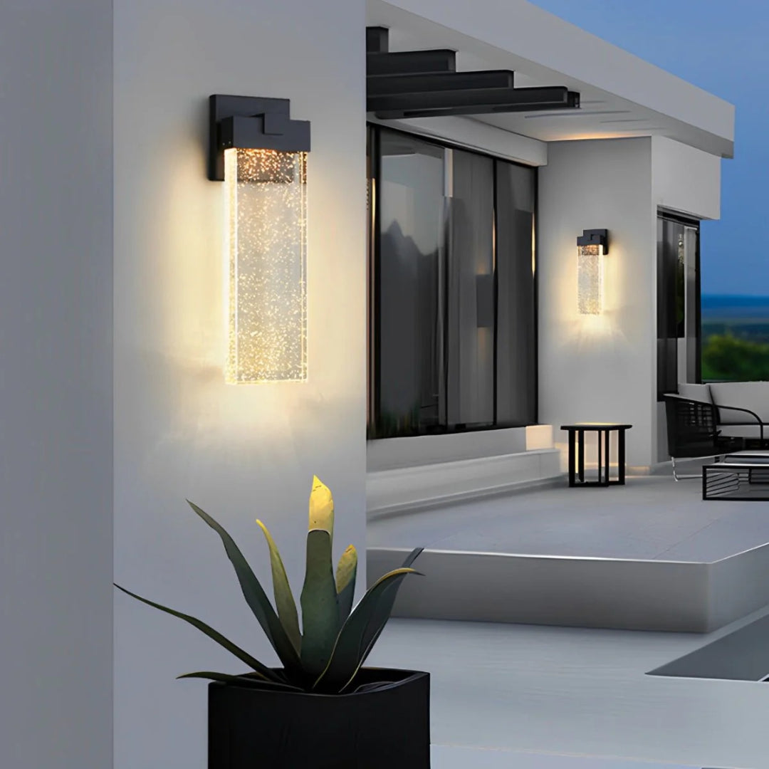 Zewnętrzna lampa ścienna z kryształową bańką – widok produktu 4 | Nuvira Home