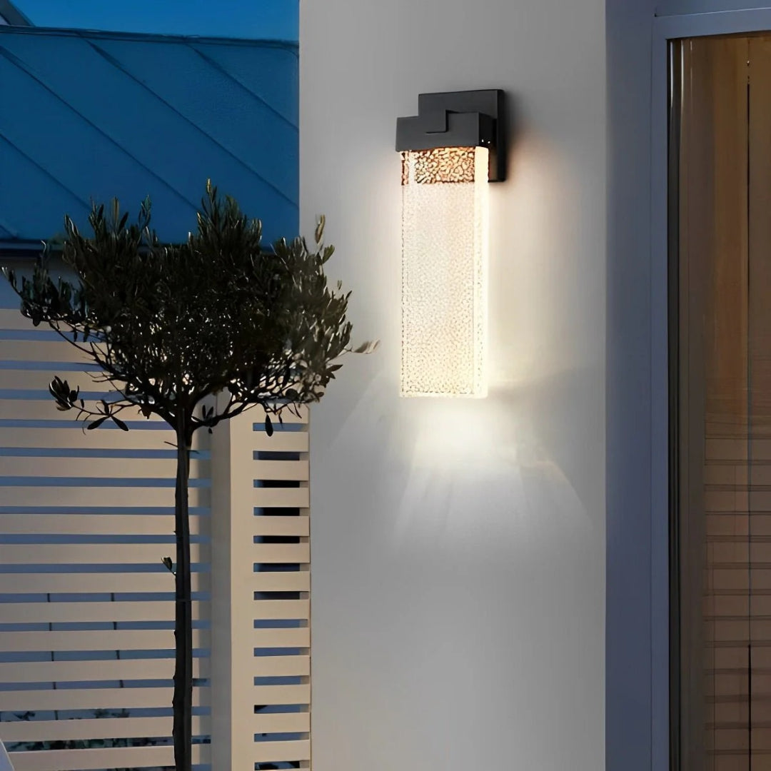 Zewnętrzna lampa ścienna z kryształową bańką – widok produktu 5 | Nuvira Home