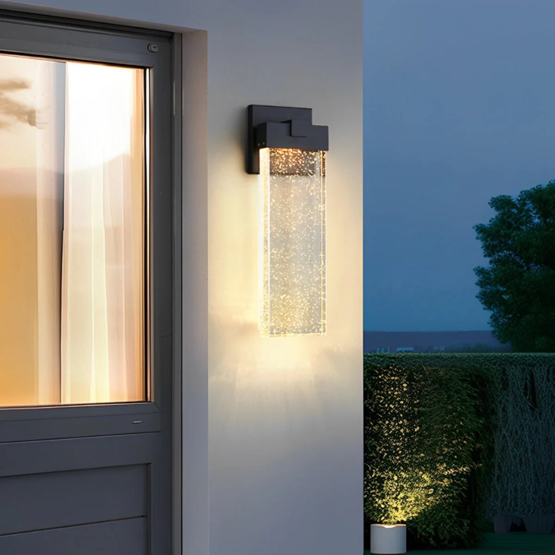 Zewnętrzna lampa ścienna z kryształową bańką – widok produktu 8 | Nuvira Home