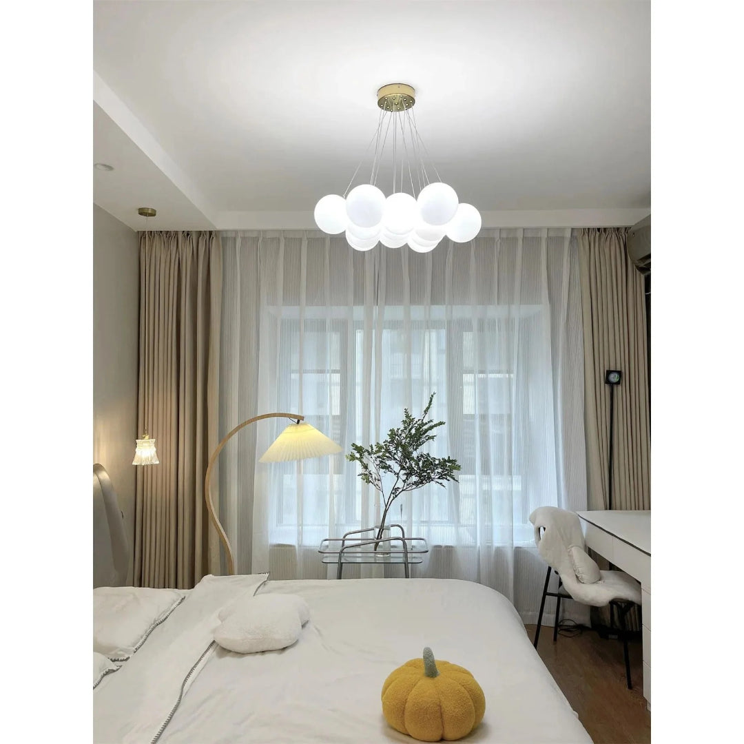 Żyrandol z klastrami szklanych kul – widok produktu 15 | Nuvira Home